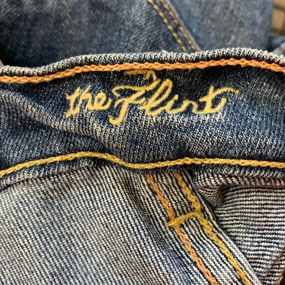 Old Navy The Flirt Jeans Size 2 Short - Picture 2 of 9